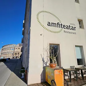 Hotel Amfiteatar, PUY